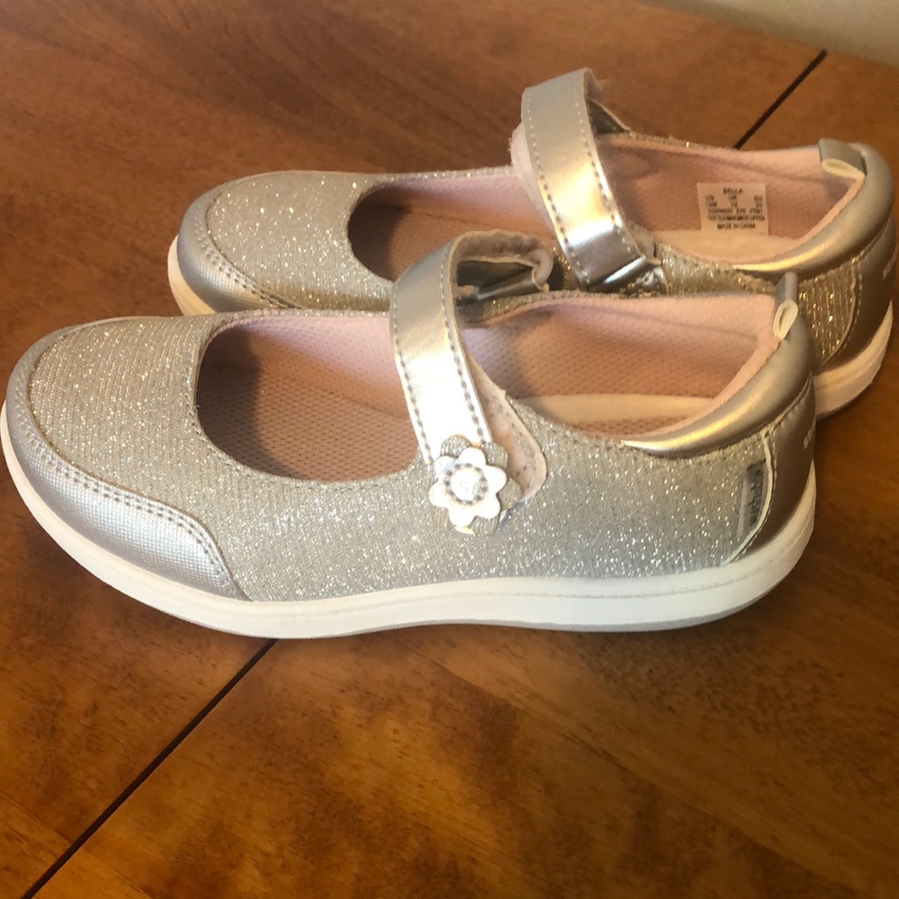 Size 13 glitter shoes never worn